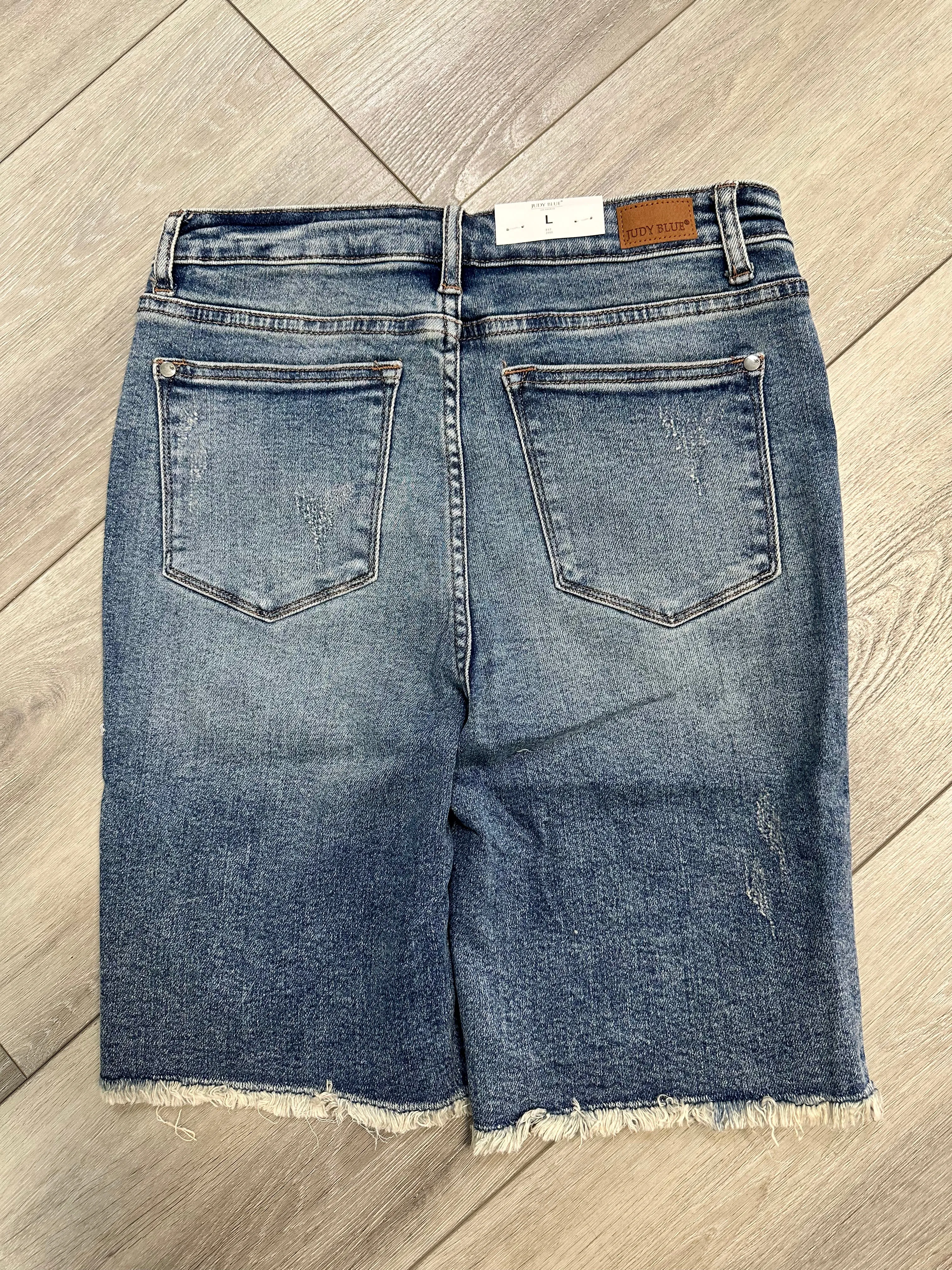 Cut Off Bermuda Shorts